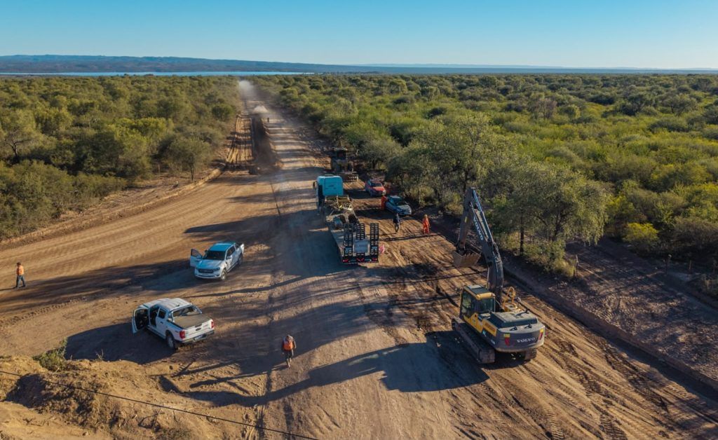 EL CAMINO DEL PERILAGO DE CRUZ DEL JEFE YA REGISTRA UN AVANCE DEL 35% Y AVANZA LA TRANSFORMACIÓN DEL CORREDOR TURÍSTICOS