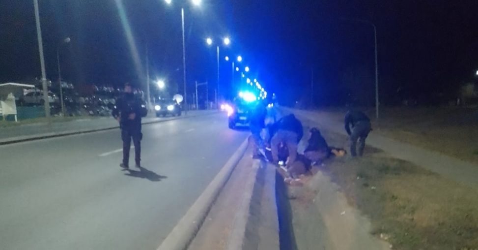 DOS JÓVENES RESULTARON HERIDOS TRAS PERDER EL CONTROL DE SU MOTOCICLETA EN LA RUTA 9