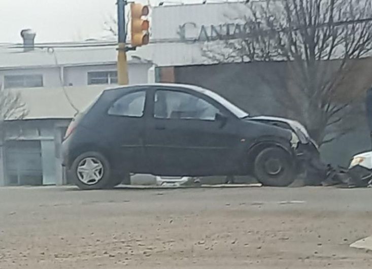 CHOQUE Y CORTE DE TRÁNSITO EN LA ROTONDA DE SINSACATE SOBRE RUTA 9