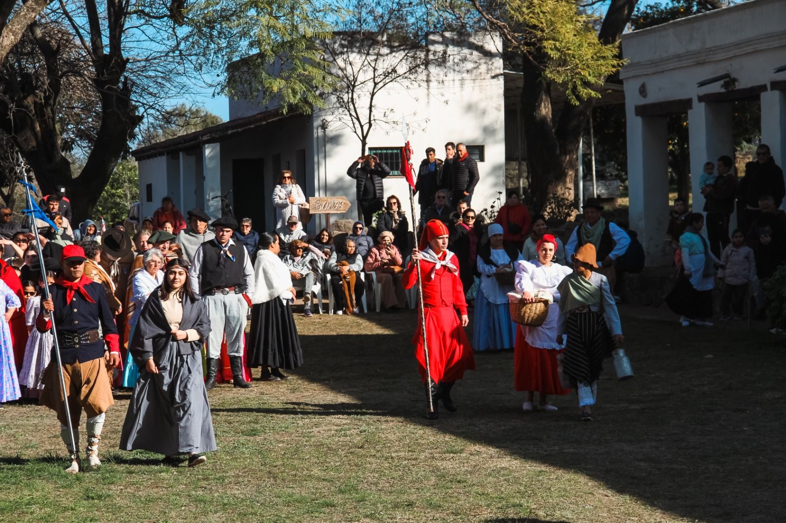 MÁS DE 120 PAREJAS DESPLEGARON TRADICIÓN Y EMOCIÓN EN EL GRAN PERICÓN NACIONAL EN LA POSTA DE SINSACATE