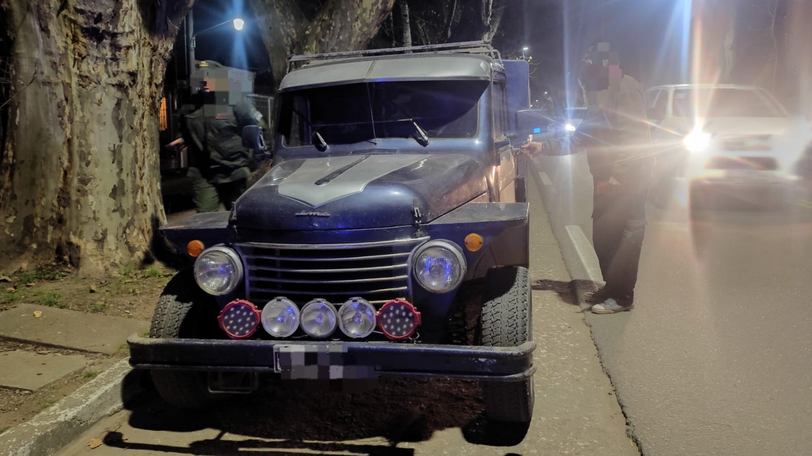 UN RASTROJERO PERDIÓ EL CONTROL E IMPACTÓ CONTRA UN PEUGEOT EN COLONIA CAROYA