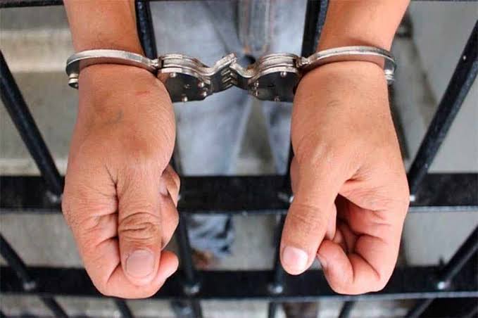DETIENEN A UN HOMBRE POR VIOLENCIA FAMILIAR TRAS UN ALLANAMIENTO EN JESÚS MARÍA