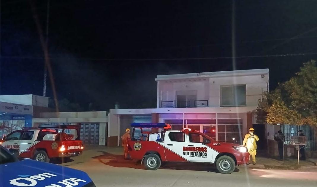 INCENDIO EN UNA VIVIENDA EN CRUZ DEL EJE