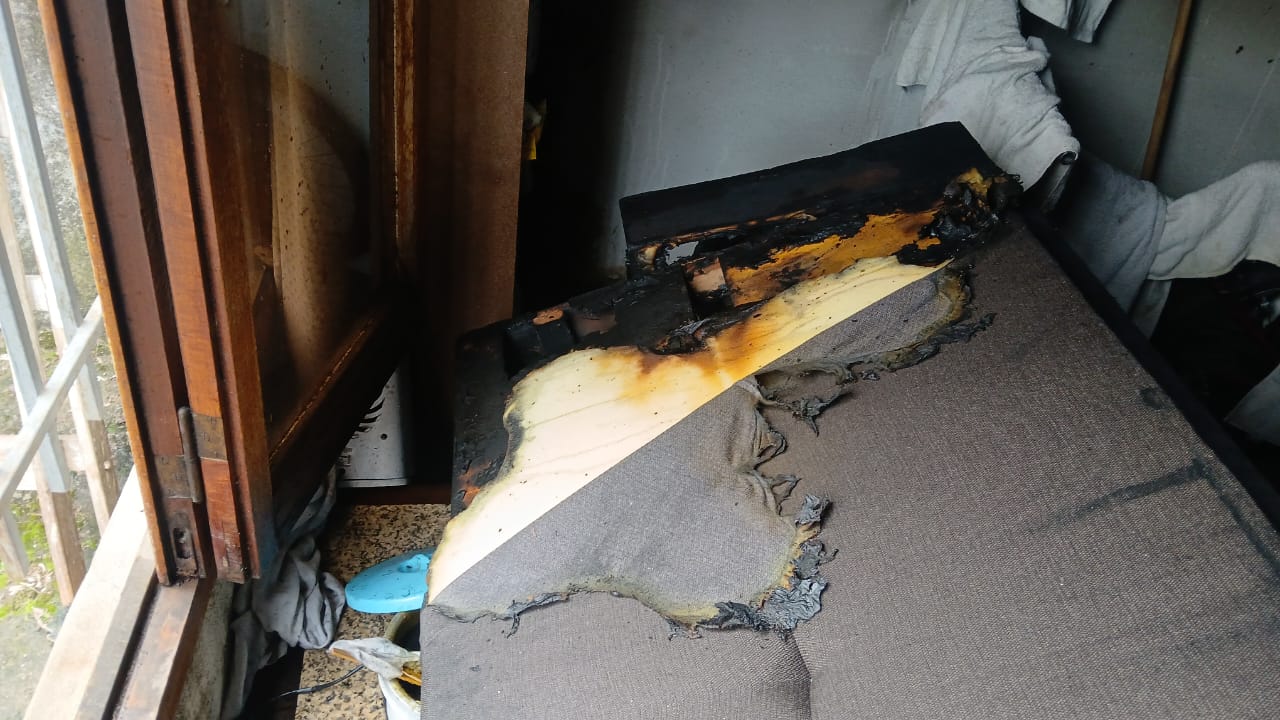 UN PRINCIPIO DE INCENDIO AFECTÓ UNA PELUQUERÍA EN COLONIA CAROYA Y MOVILIZÓ A LOS BOMBEROS