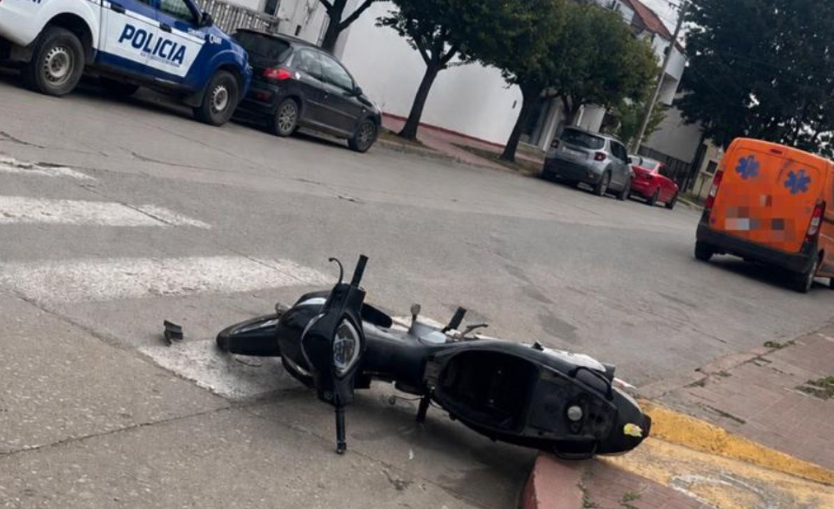 UN MOTOCICLISTA RESULTÓ HERIDO TRAS CHOCAR CON UN MÓVIL DE EMERGENCIAS EN JESÚS MARÍA