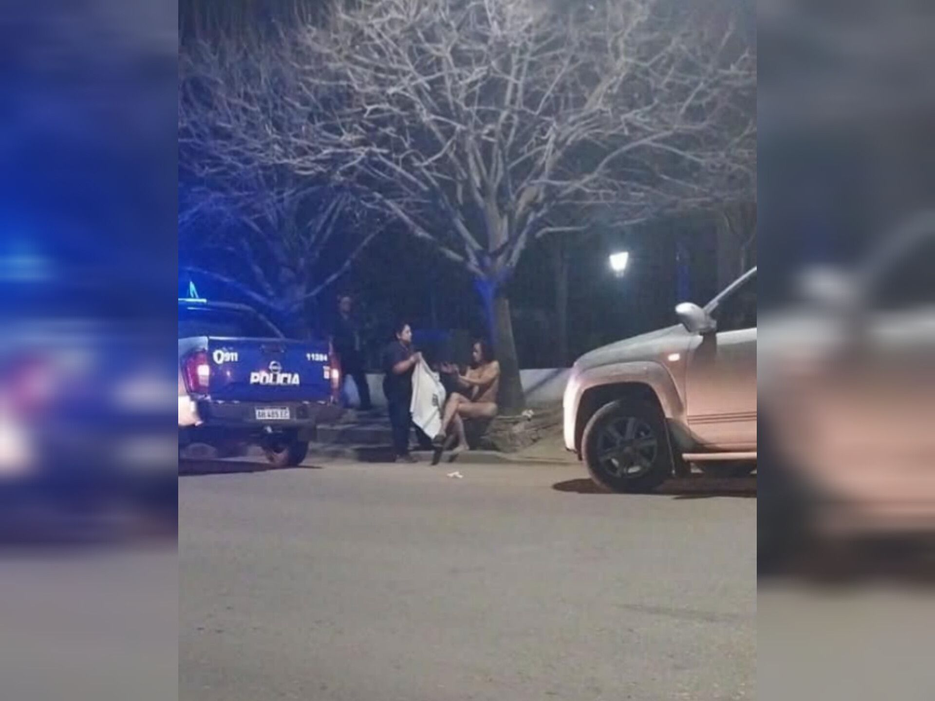 UNA MUJER TRANS FUE DETENIDA EN COLONIA CAROYA TRAS CAUSAR DESTROZOS RESISTIRSE A LA POLICÍA