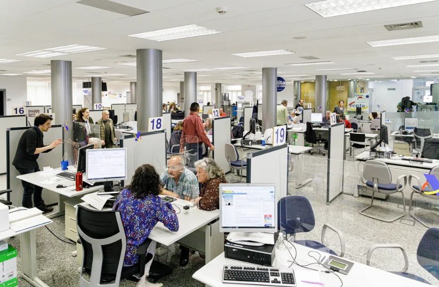 EL GOBIERNO OFICIALIZÓ AUMENTOS PARA ESTATALES Y UN PAGO EXTRAORDINARIO DE $80.000