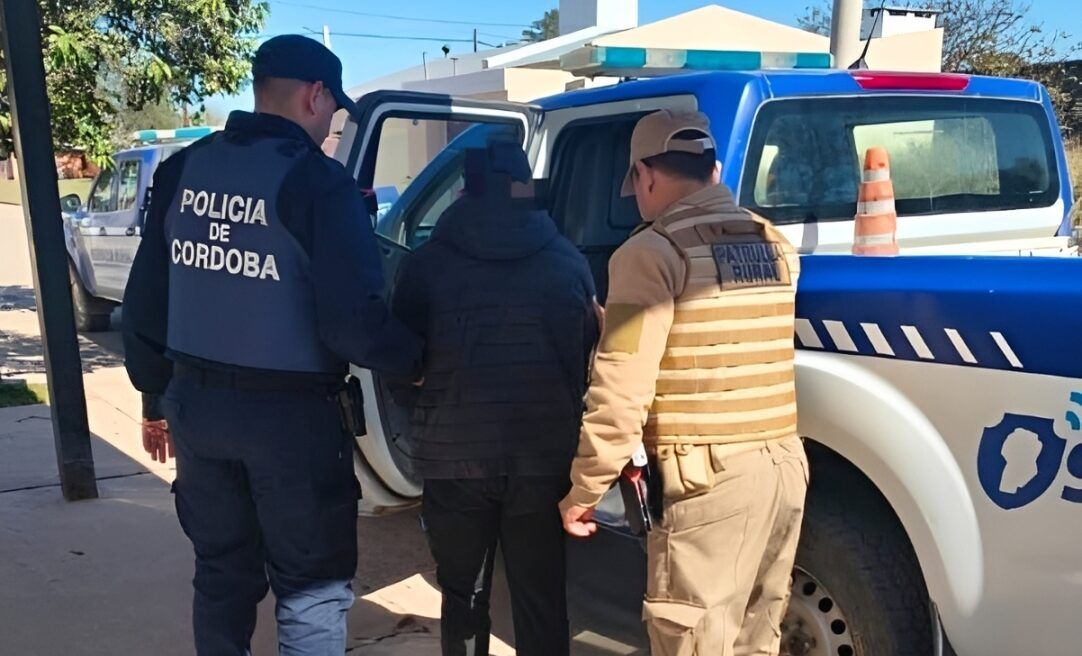 UN DETENIDO POR VIOLENCIA FAMILIAR EN ELCANO