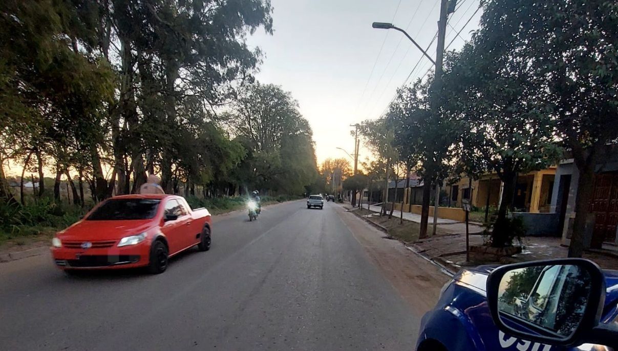 UN CICLISTA RESULTÓ HERIDO TRAS SER EMBESTIDO POR UN AUTO EN EL CENTRO DE VILLA DEL TOTORAL