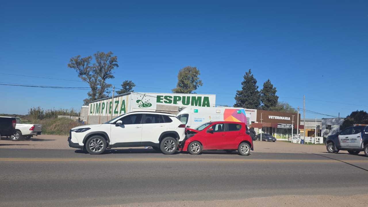 UN CHOQUE POR ALCANCE EN UN SEMÁFORO DE LA RUTA 9 TERMINÓ SIN HERIDOS EN SINSACATE