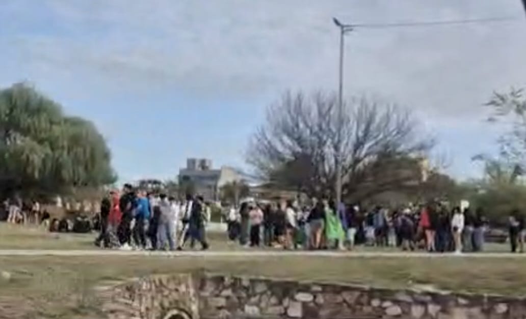 DISTURBIOS DURANTE LOS FESTEJOS ESTUDIANTILES EN JESÚS MARÍA TERMINARON CON UN MENOR ARMADO DETENIDO