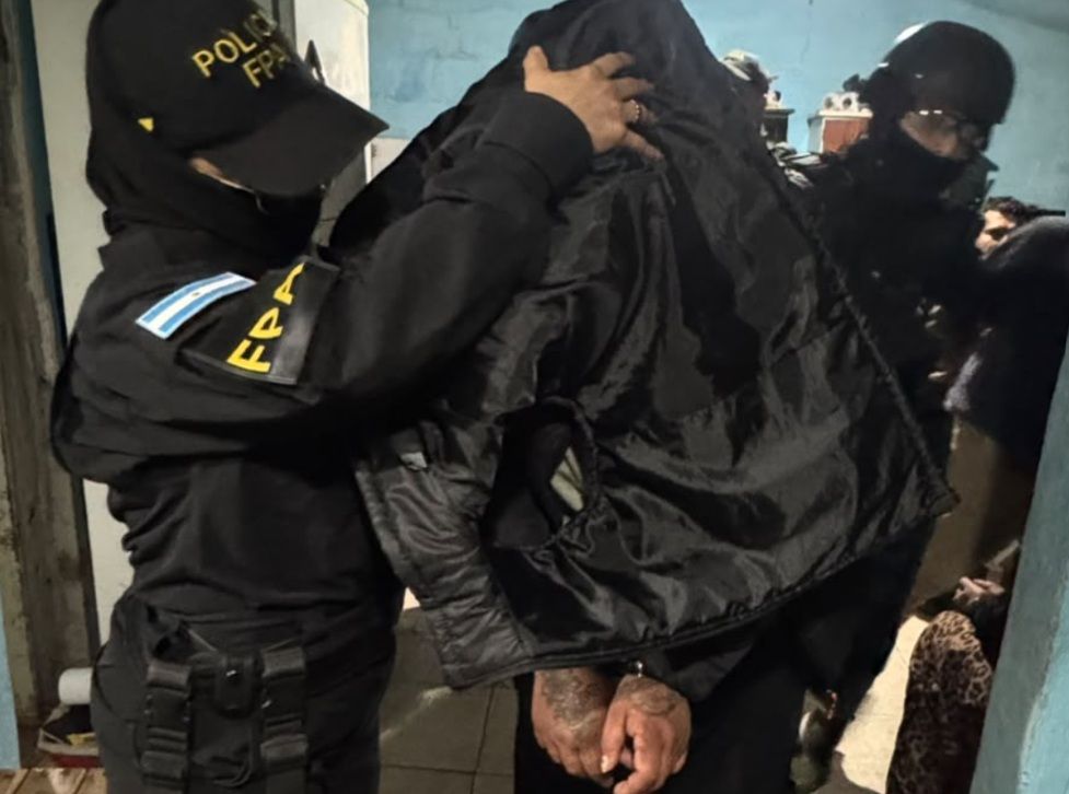 LA FPA DESMANTELÓ UNA BANDA NARCO QUE OPERABAN EN JESÚS MARÍA Y CÓRDOBA Y SE DETUVO A 10 PERSONAS