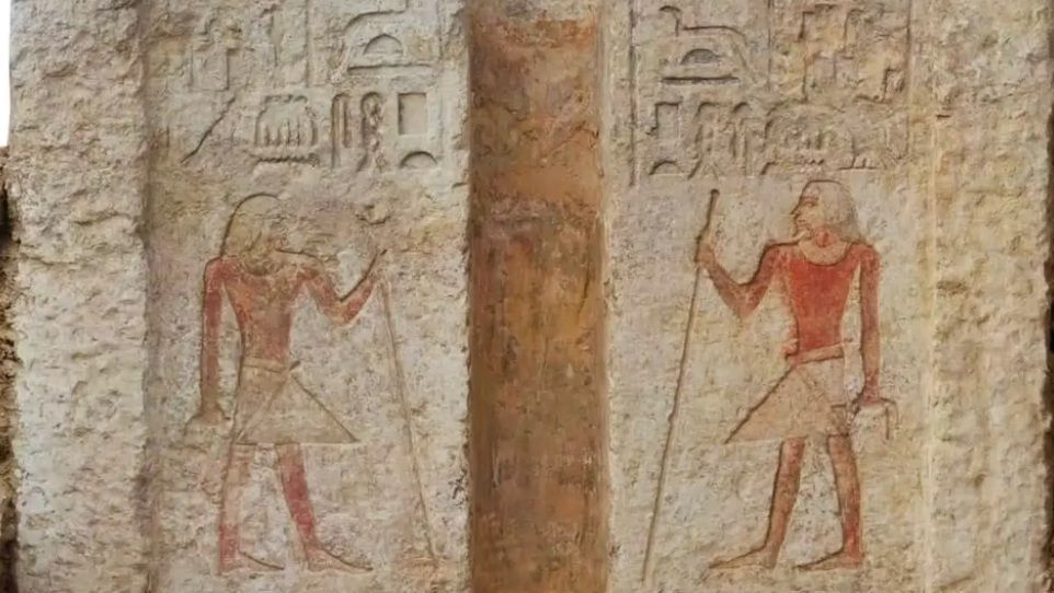 HALLAN EN EGIPTO LA TUMBA INTACTA DE UN INFLUYENTE GUARDIÁN REAL TRAS UNA PUERTA FALSA