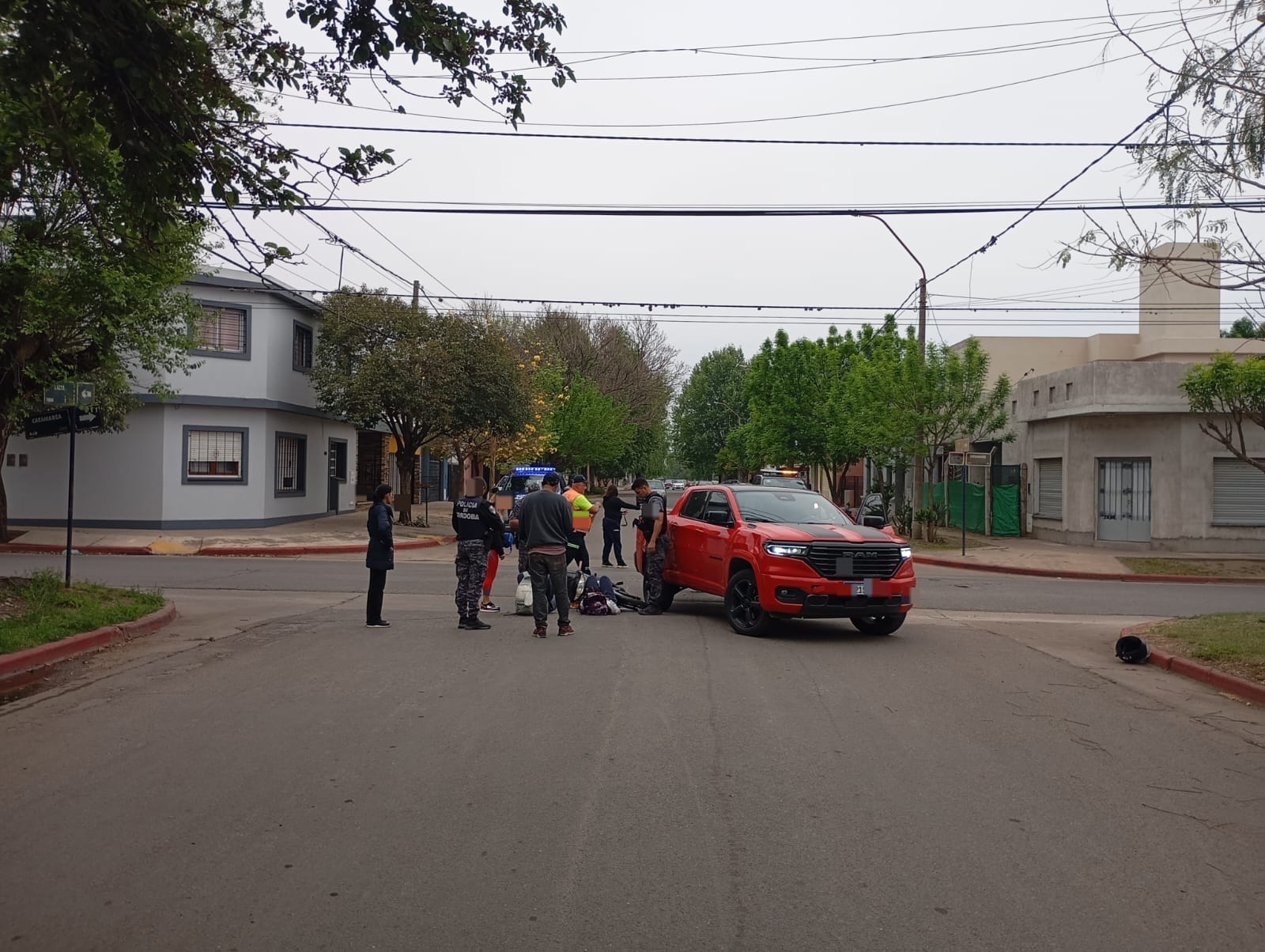 DOS ADOLESCENTES RESULTARON HERIDAS TRAS UN IMPACTO CON UNA CAMIONETA EN JESÚS MARÍA