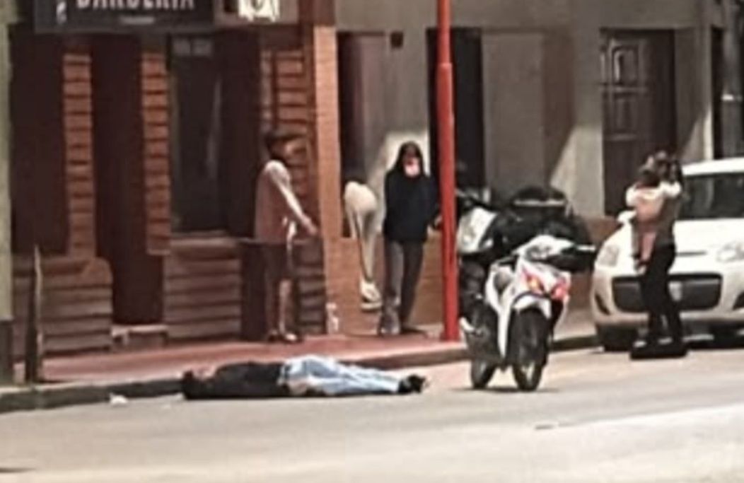 DEAN FUNES: DOS MENORES CHOCARON CONTRA UN AUTO TRAS MANIOBRAS RIESGOSAS