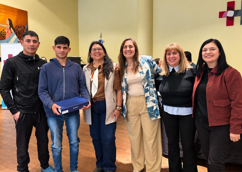 CÓRDOBA FORTALECE LA INCLUSIÓN EDUCATIVA CON TECNOLOGÍA ASISTIDA CON IA PARA ESTUDIANTES CON DISCAPACIDAD VISUAL