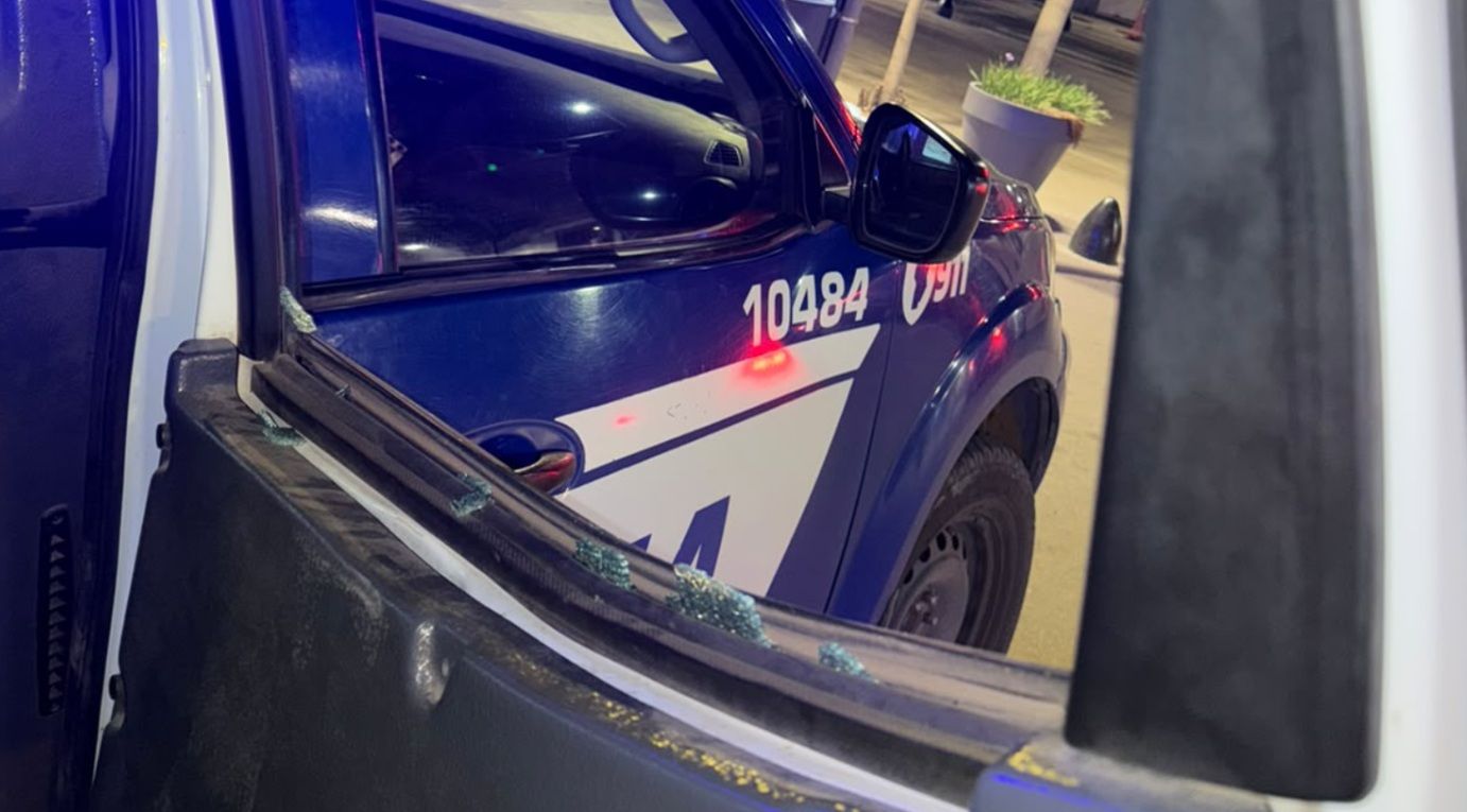 DETUVIERON A UN HOMBRE POR DESTRUIR EL VIDRIO DE UN PATRULLERO EN JESÚS MARÍA