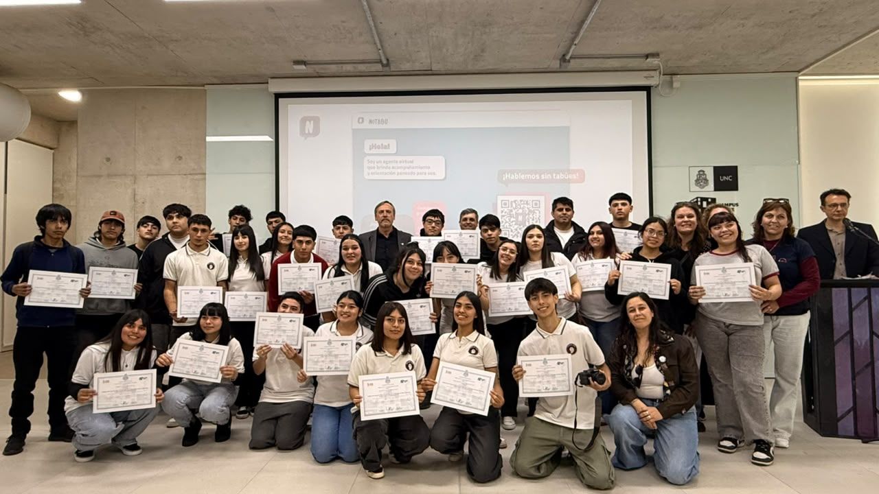 JESUS MARÍA FORMÓ A 180 JOVENES COMO AGENTES DE PREVENCIÓN EN ENTORNOS DIGITALES
