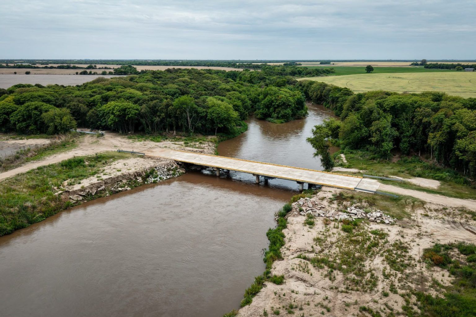 INAUGURARON EL PUENTE QUE UNE DIEGO DE ROJAS CON LAS GRAMILLAS