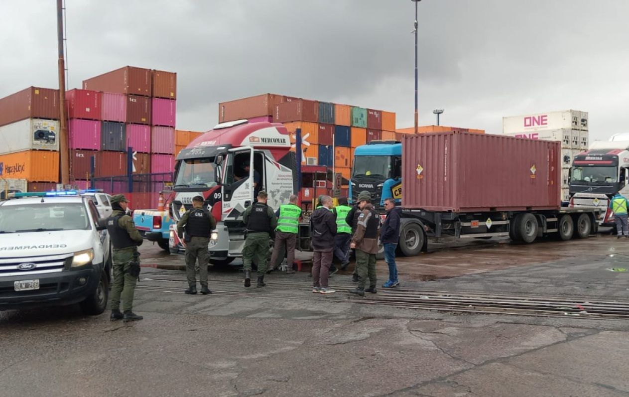 GENDARMERÍA COMPLETÓ UN OPERATIVO ESPECIAL PARA TRASLADAR URANIO DESDE BUENOS AIRES A CÓRDOBA